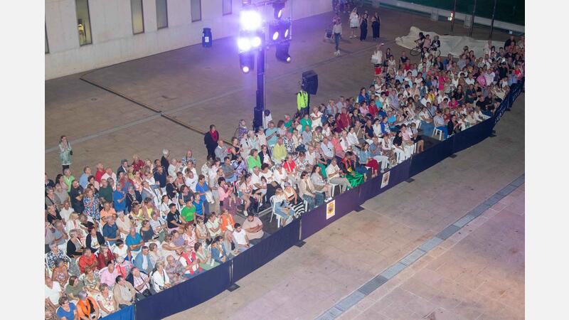 El ejército cristiano, tras intensos combates, expulsa a los sarracenos de la plaza de Benidorm