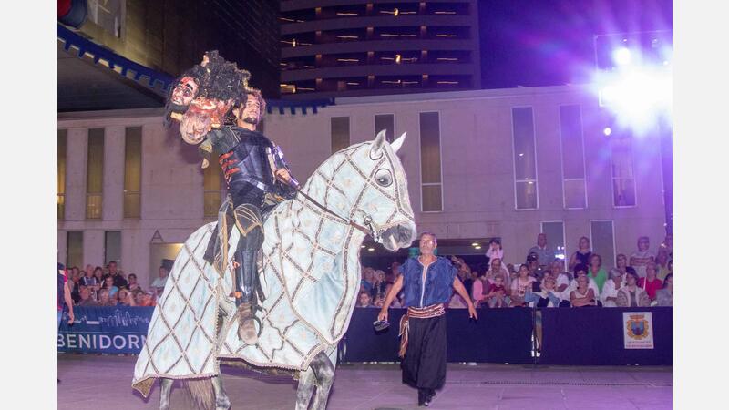 El ejército cristiano, tras intensos combates, expulsa a los sarracenos de la plaza de Benidorm