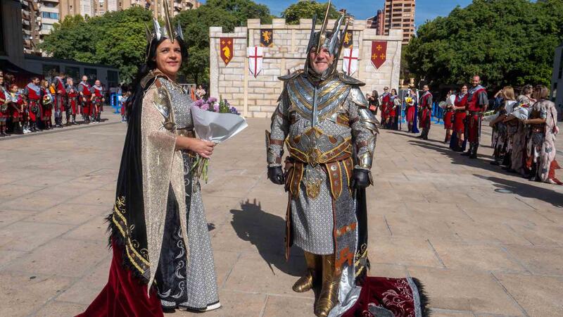 Els exèrcits moro i cristià segellen la pau a Benidorm i ofrenen a Sant Jaume