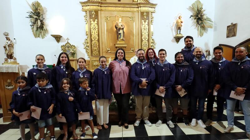 Las ‘fadrines’ de 2024 inician las fiestas de la Mare de Déu del Roser con una misa en la Ermita 
