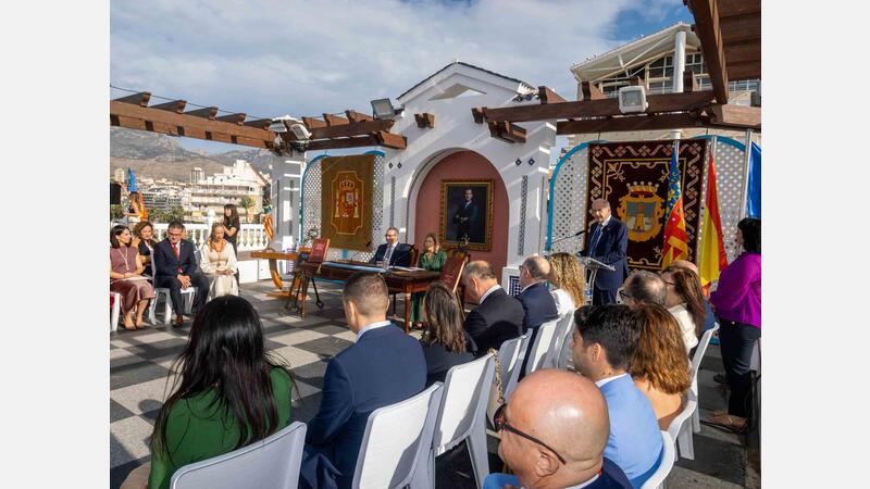 Toni Pérez reafirma, en el Dia de la Comunitat, el compromís de Benidorm i els valencians "amb el futur del país i les noves generacions"