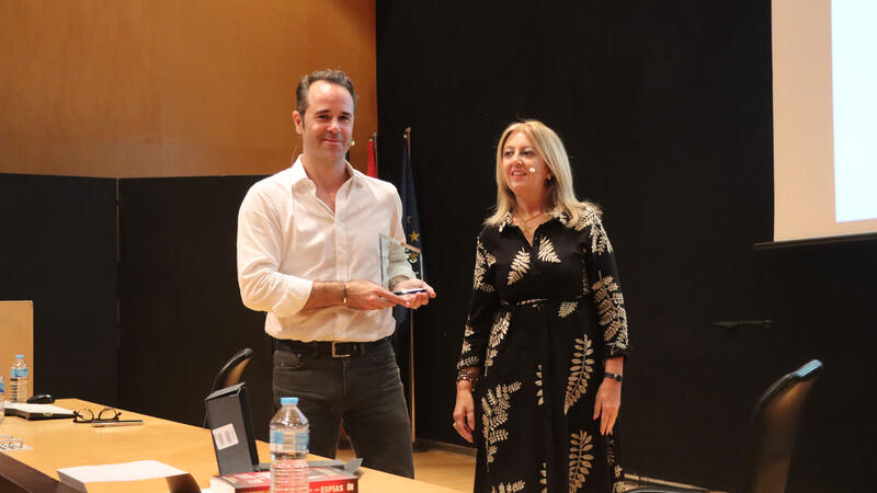 Javier Chicote diserta a Benidorm sobre el periodisme d