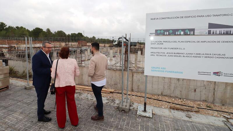 Todo a punto en los cementerios de Benidorm para conmemorar la festividad de Todos los Santos