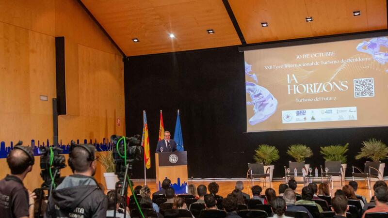 Toni Pérez aboga en el Foro de Turismo por que la IA “ayude a generar mejores alianzas entre lo público y lo privado”