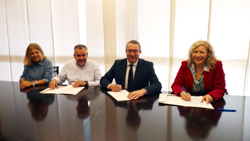 Benidorm aporta 185.000 euros para la organización de las Fiestas Mayores Patronales