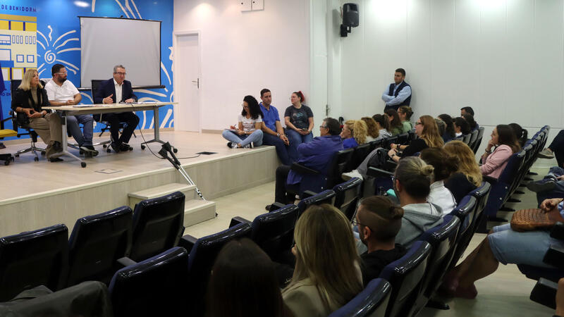 Benidorm aporta 185.000 euros para la organización de las Fiestas Mayores Patronales