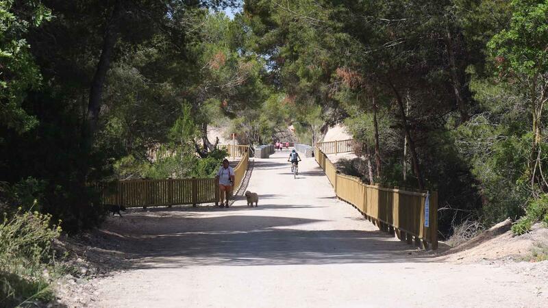 Benidorm invierte 75.000 en la creación de una nueva zona de juegos infantiles en El Moralet