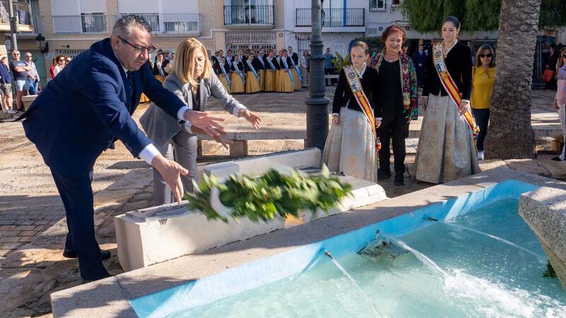Benidorm ret homenatge als veïns morts en l