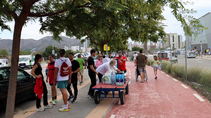 Benidorm envía a la provincia de Valencia medio centenar de camiones con toneladas de ayuda para los damnificados por la DANA