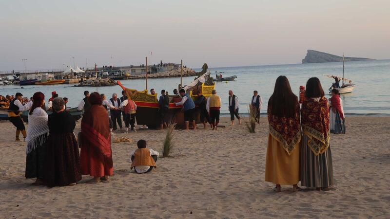 La Mare de Déu torna a ressorgir de les cendres en la recreació de la Troballa