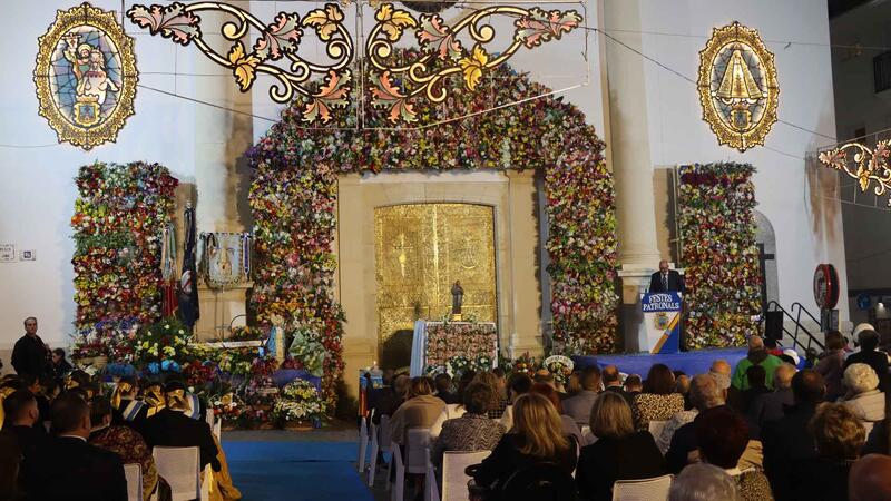 La Mare de Déu torna a ressorgir de les cendres en la recreació de la Troballa