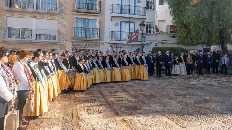 Benidorm ret homenatge als veïns morts en l
