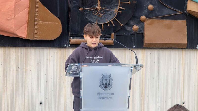 Benidorm ret homenatge a Estellés en el Dia de les Lletres Valencianes