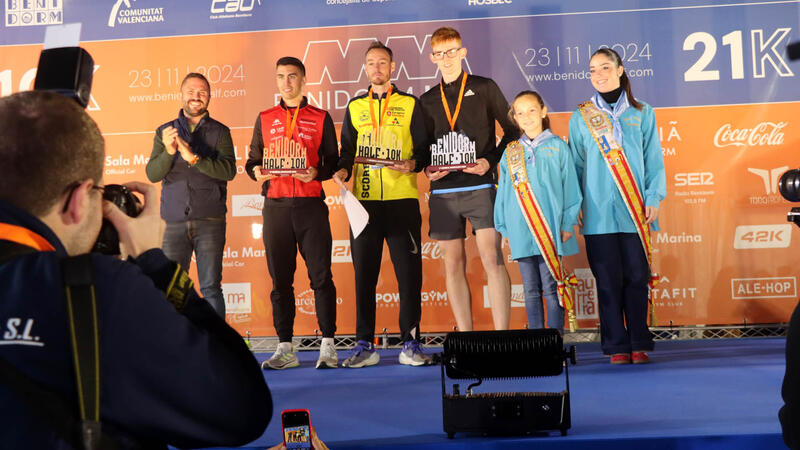 La Benidorm Half 2024 bat el seu rècord de participació i convertix la ciutat en una festa de l
