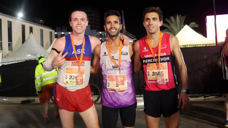 La Benidorm Half 2024 bat el seu rècord de participació i convertix la ciutat en una festa de l