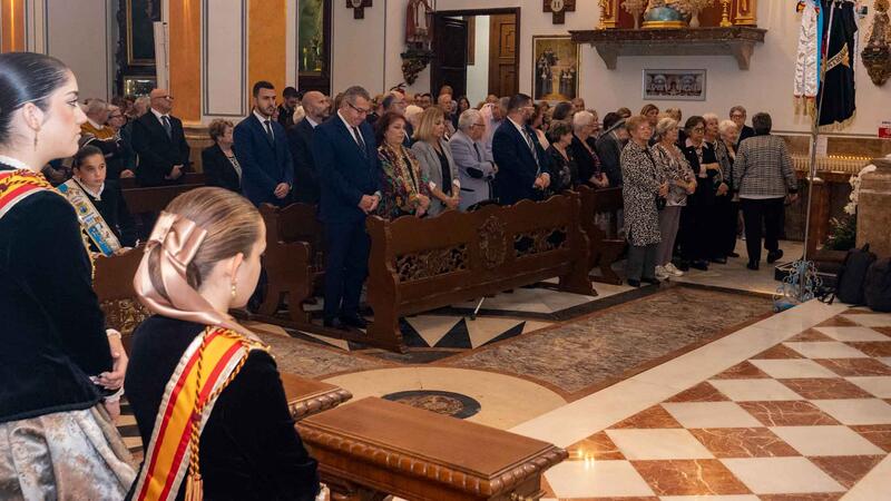 Benidorm ret homenatge als veïns morts en l