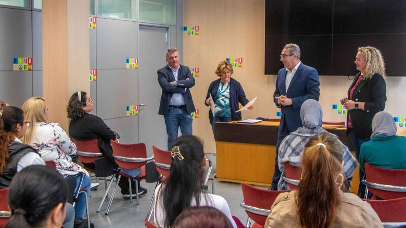Una vintena de dones completen els cursos d