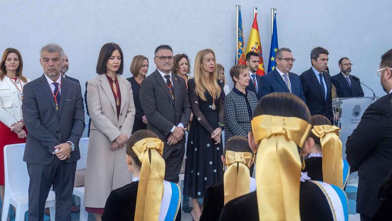 María Botella, Medalla Corporativa de Benidorm en el Día de la Constitución