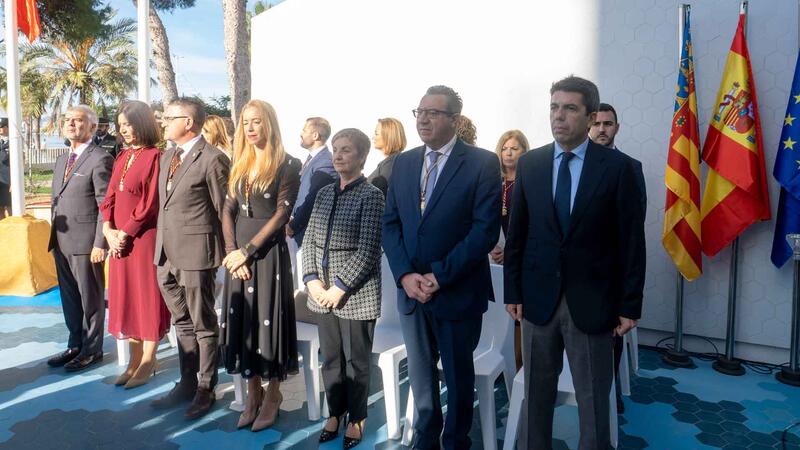 María Botella, Medalla Corporativa de Benidorm en el Día de la Constitución
