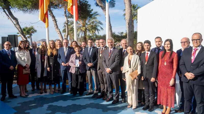 María Botella, Medalla Corporativa de Benidorm en el Día de la Constitución