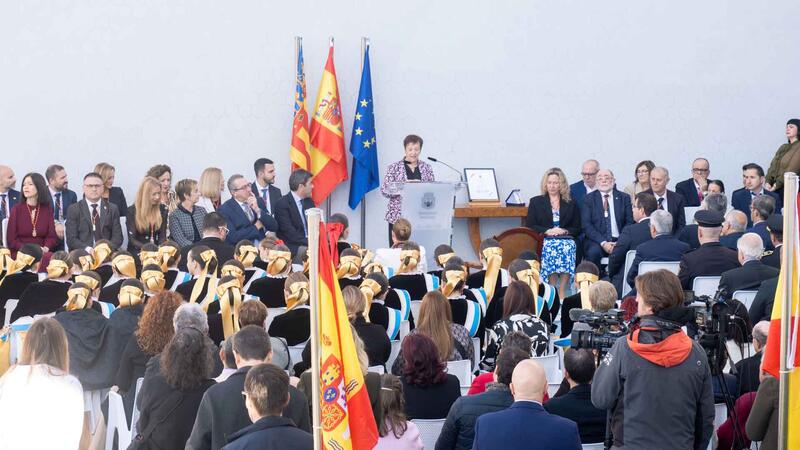 María Botella, Medalla Corporativa de Benidorm en el Día de la Constitución