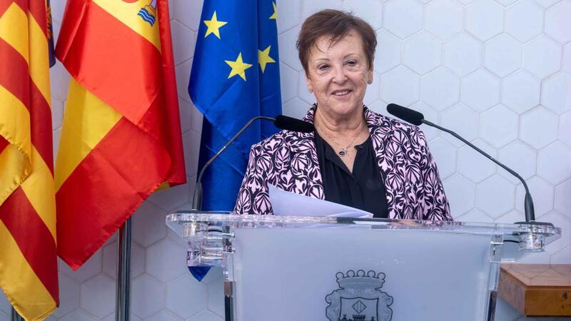 María Botella, Medalla Corporativa de Benidorm en el Día de la Constitución