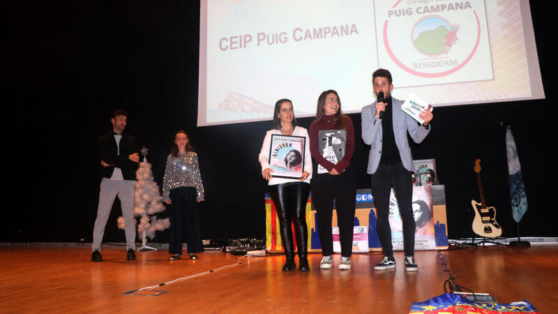 El colegio Puig Campana y el IES Beatriu Fajardo ganan el concurso escolar ‘Benidorm, mi primer amor’ del grupo Locos de Atar