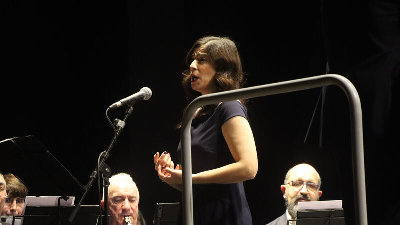 La SM L’Illa de Benidorm homenajea a Antonio Saval en el concierto en honor a Santa Cecilia 