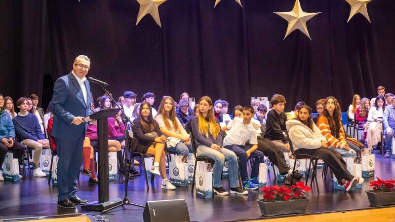 Benidorm entrega los premios al rendimiento académico de Primaria y Secundaria