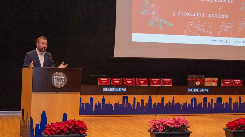 Benidorm entrega sus premios de escaparatismo navideño con récord de participación