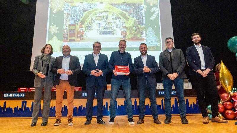 Benidorm entrega sus premios de escaparatismo navideño con récord de participación