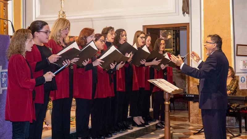 Las voces blancas de ‘Camerata Ars Cantica’ anuncian la Navidad en Benidorm 