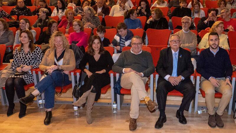 Gala de Navidad solidaria con Aspanion de Societat Musical La Nova de Benidorm