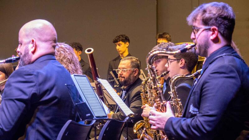 Gala de Navidad solidaria con Aspanion de Societat Musical La Nova de Benidorm