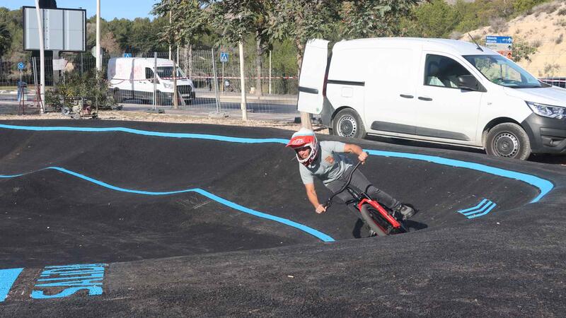 Benidorm pone en marcha el primer circuito de ‘pumptrack’ infantil