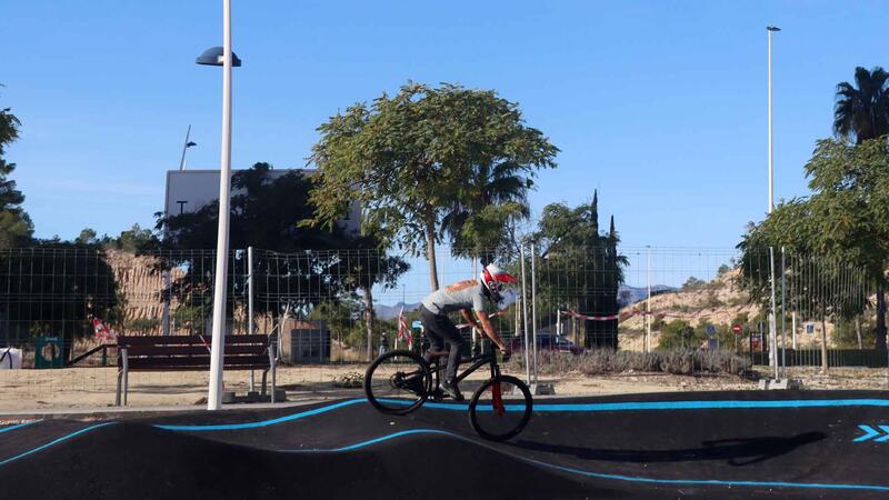 Benidorm pone en marcha el primer circuito de ‘pumptrack’ infantil