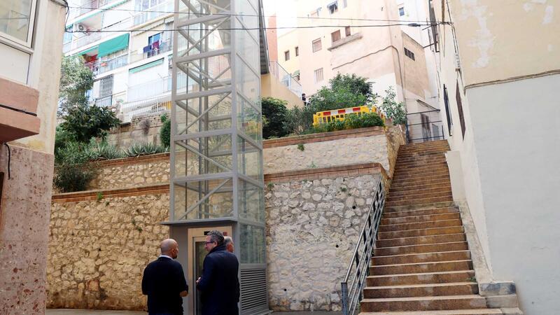 Benidorm pone en marcha el ascensor de la calle Jilguero para hacer más accesible la conexión entre Jaime I y Tordo