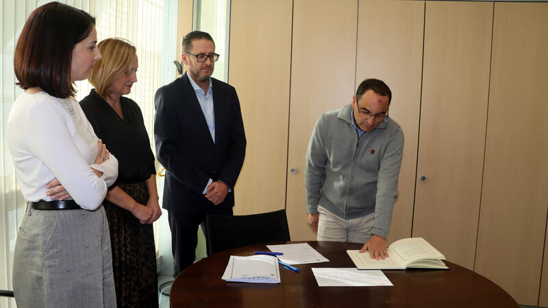 El Ayuntamiento incorpora a tres trabajadores para reforzar las áreas de Intervención y Urbanismo