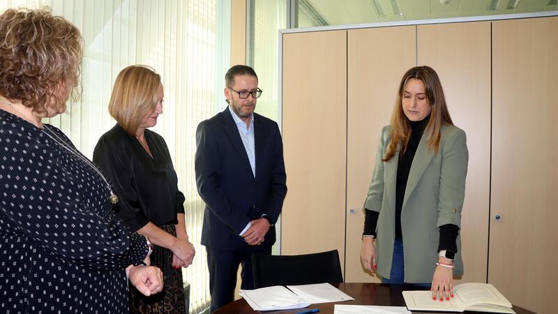 El Ayuntamiento incorpora a tres trabajadores para reforzar las áreas de Intervención y Urbanismo