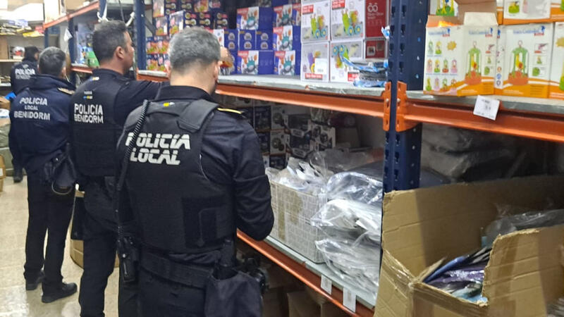 La Policía Local interviene más de 2.100 juguetes por incumplir la normativa de seguridad