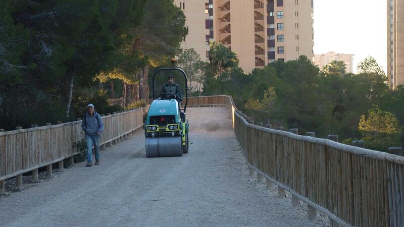 Benidorm mejora y acondiciona los senderos del parque urbano El Moralet
