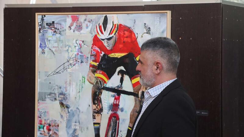Benidorm expone la muestra ‘L’Art del Ciclocross’ de Miguel Soro con motivo de la celebración este fin de semana de la Copa del Mundo