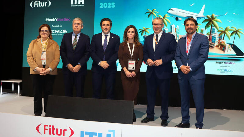 Benidorm expone su modelo sostenible junto a otros destinos pioneros del sol y playa