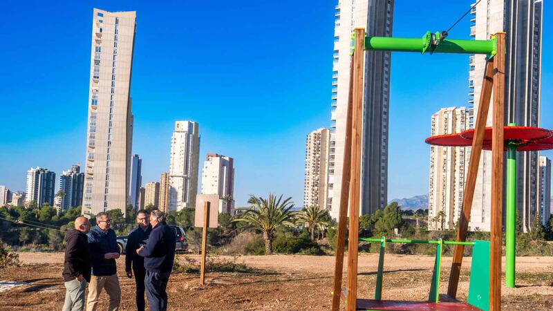 Benidorm completes the installation of two new ziplines in Moralet and will include another calisthenics area