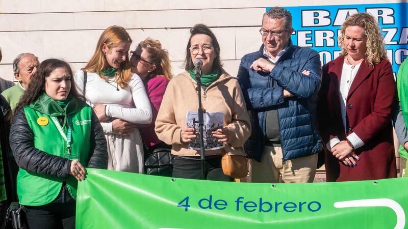 Benidorm commemora el Dia Mundial contra el Càncer amb l