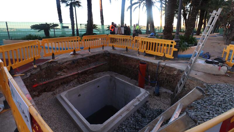 The works to improve the sewage system in Armada Española and the drainage of rainwater in Elche Park are progressing at a good pace