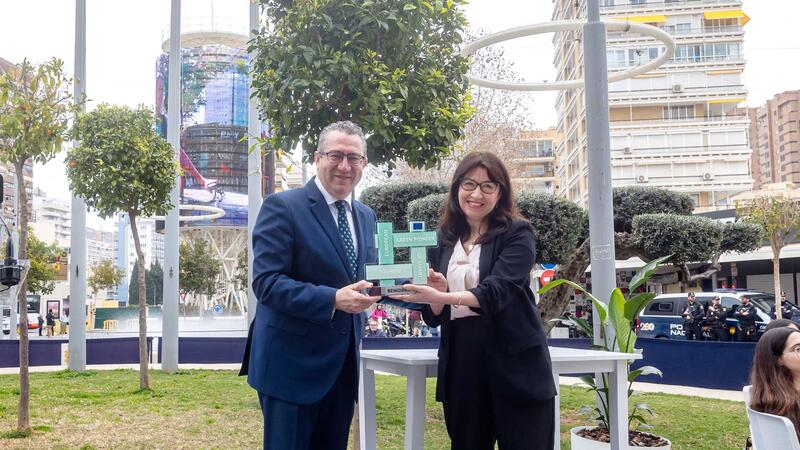 La Comissió Europea fa lliurament a Benidorm el distintiu que el reconeix com a Pioner Verd del Turisme Intel·ligent de la UE per a 2025