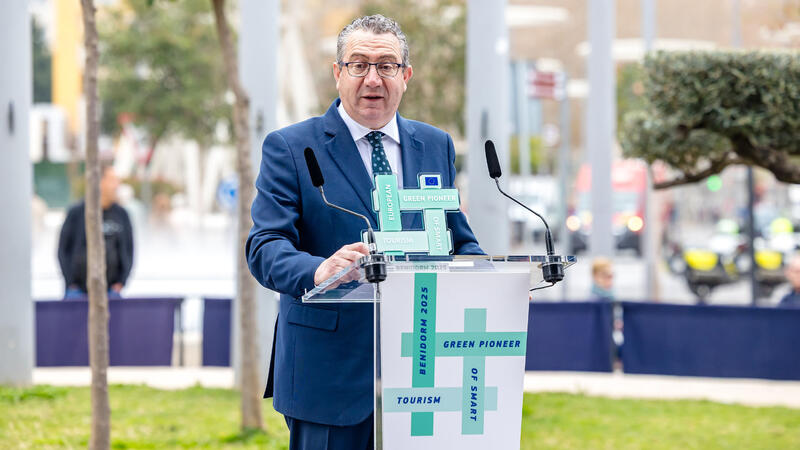 La Comissió Europea fa lliurament a Benidorm el distintiu que el reconeix com a Pioner Verd del Turisme Intel·ligent de la UE per a 2025