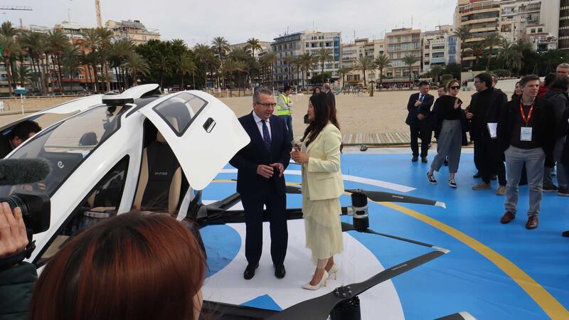 Benidorm acull el primer vol a Europa d