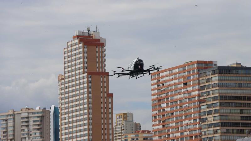 Benidorm acull el primer vol a Europa d